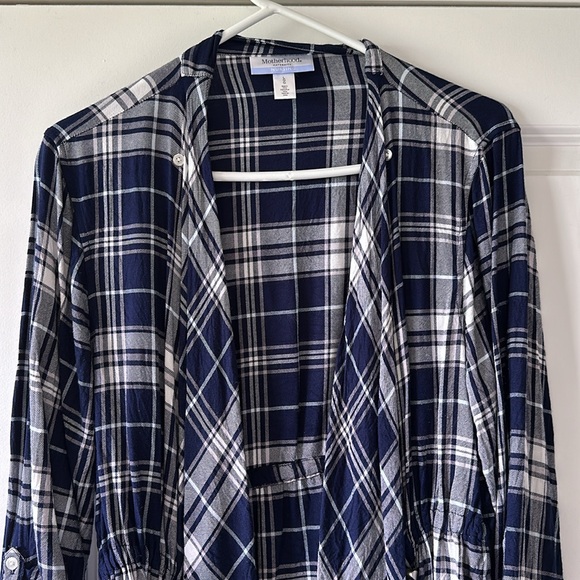 Motherhood Maternity nursing top - size LG - Picture 2 of 5